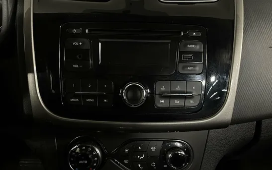 Renault Sandero 1.60 автоматическая, фото №1