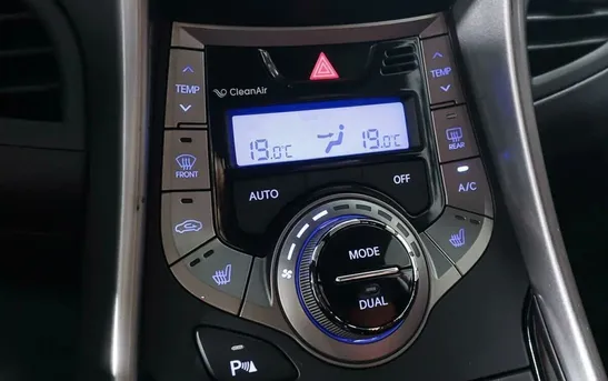 Hyundai Elantra 1.80 автоматическая, фото №1