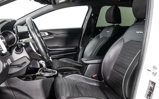 Kia Ceed 1.50 робот, фото №1