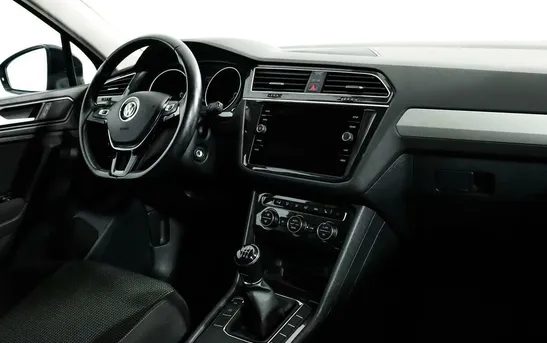 Volkswagen Tiguan 1.40 механика, фото №1