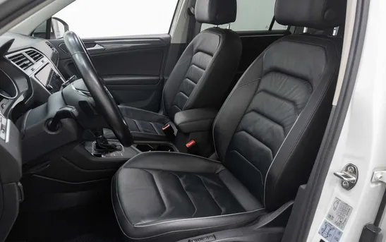 Volkswagen Tiguan 2.00 робот, фото №1