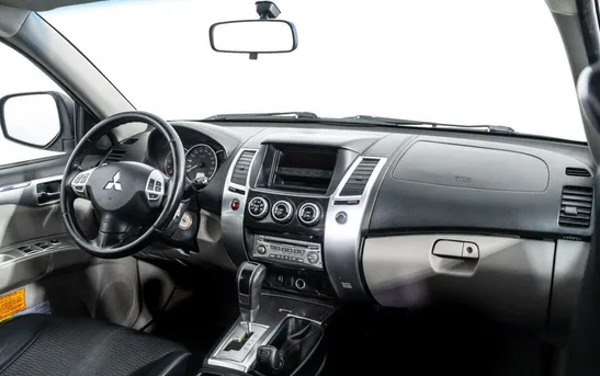 Mitsubishi Pajero Sport 2.50 автоматическая, фото №1