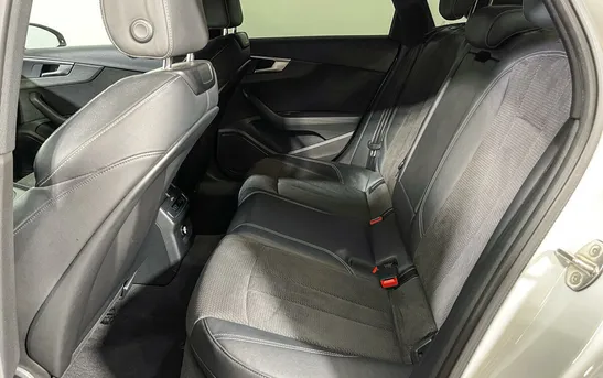 Audi A4 2.00 робот, фото №1