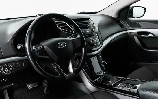 Hyundai i40 2.00 автоматическая, фото №1