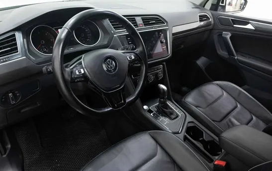 Volkswagen Tiguan 2.00 робот, фото №1