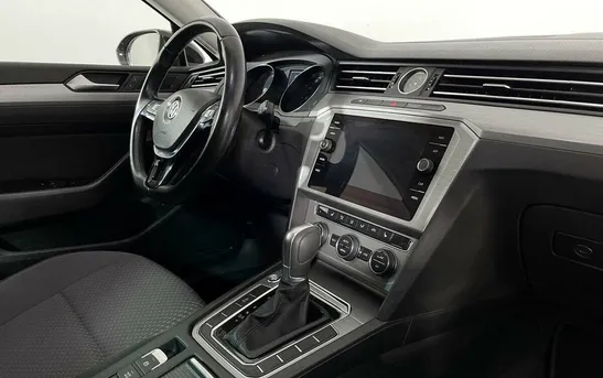 Volkswagen Passat 1.60 робот, фото №1