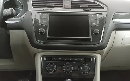 Volkswagen Tiguan 2.00 робот, фото №1